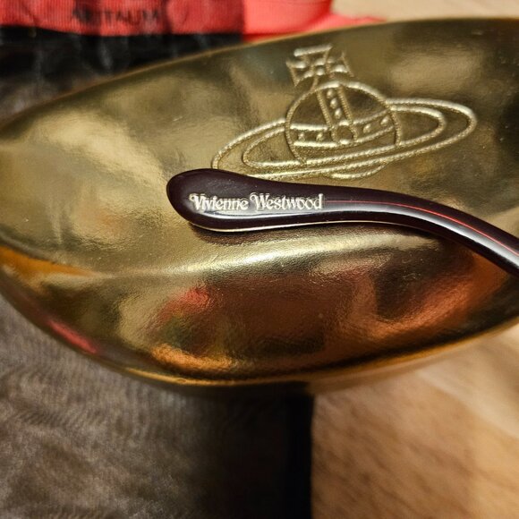 Vivienne Westwood - Picture 4 of 6